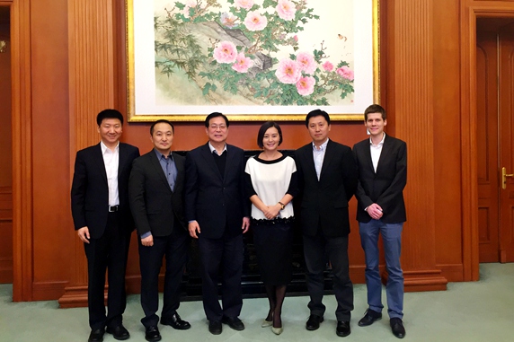 谢元副会长会见盛开国际体育公司董事长李红（右三）、嘉辰阳光国际体育文化有限公司总经理陈炜（左一）