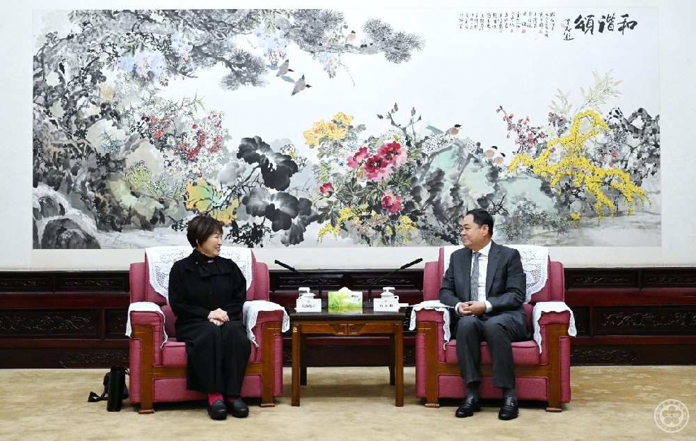 President Yang Wanming Meets with Member of Japan's House of Representatives Abe Toshiko